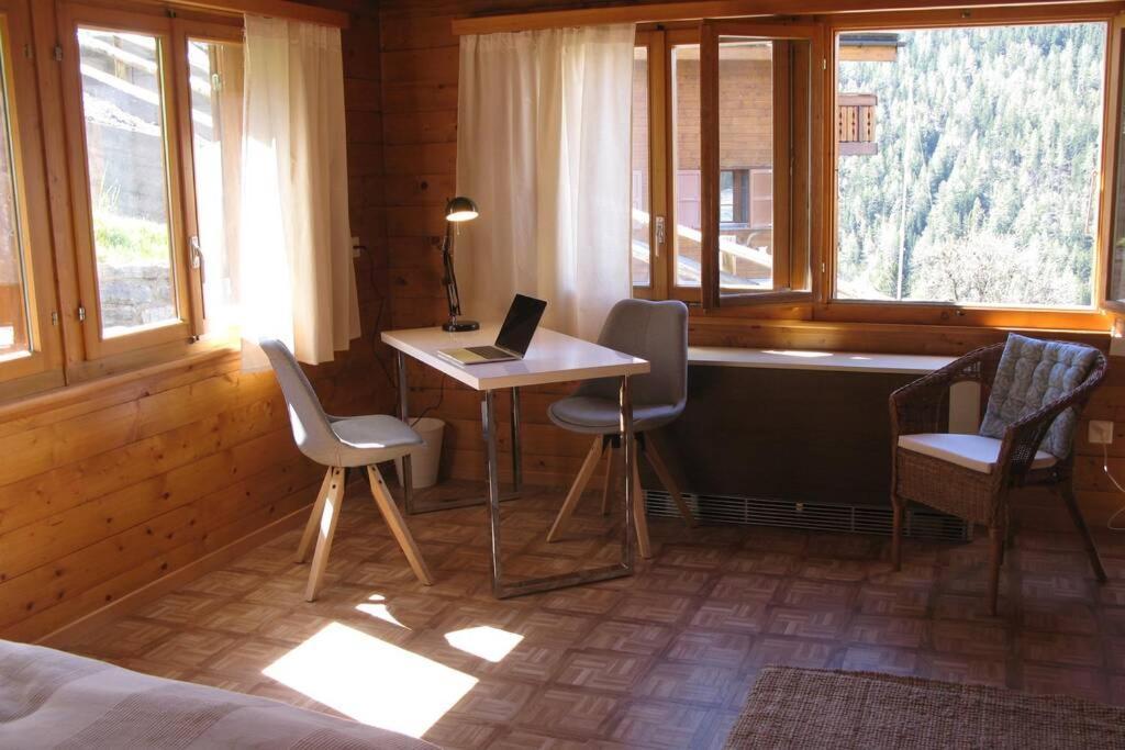 Alpia 26 - Zwei Zimmerwohnung In Traditionellem Walliser Haus Gasenried Zewnętrze zdjęcie