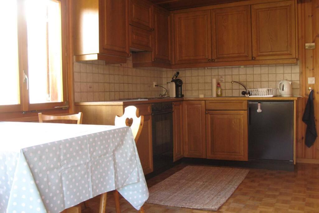 Alpia 26 - Zwei Zimmerwohnung In Traditionellem Walliser Haus Gasenried Zewnętrze zdjęcie